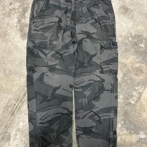 Wrangler Men's Dark Gray Camouflage Cargo Pants